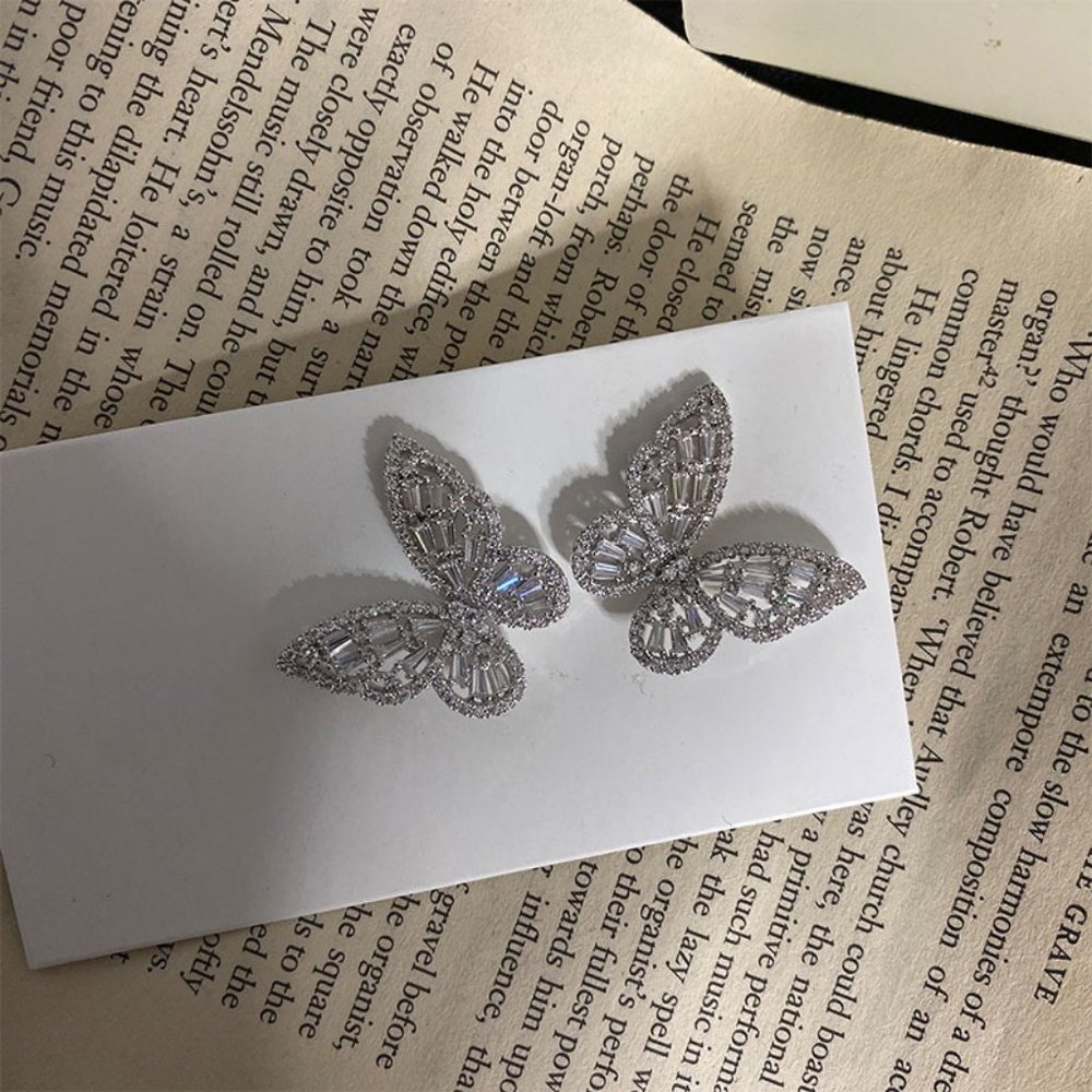 *18K White Gold Diamond Butterfly Stud Earrings - Picture 3 of 7